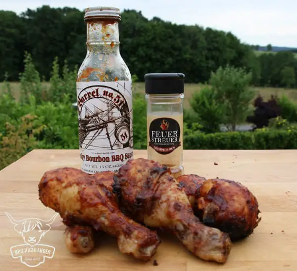 Chicken Wings mit Memphis Rub und Smokey Bourbon BBQ Sauce