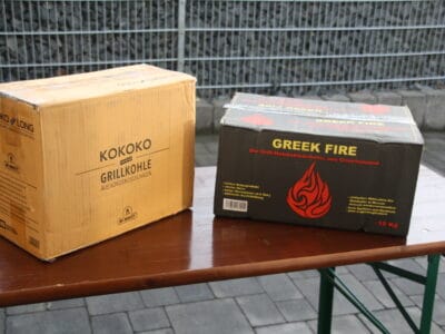 Holzkohletest zwischen Greek Fire Holzkohlebriketts und Mc Brikett Kokoko